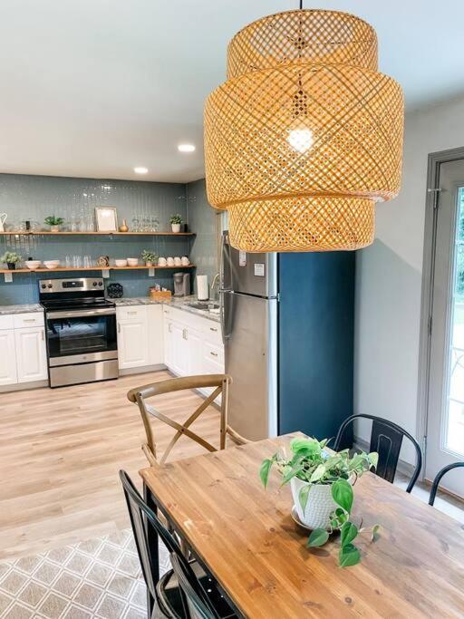 Blue Bungalow W/ Free Golf Cart 1/2 Mi From Square Covington Bagian luar foto