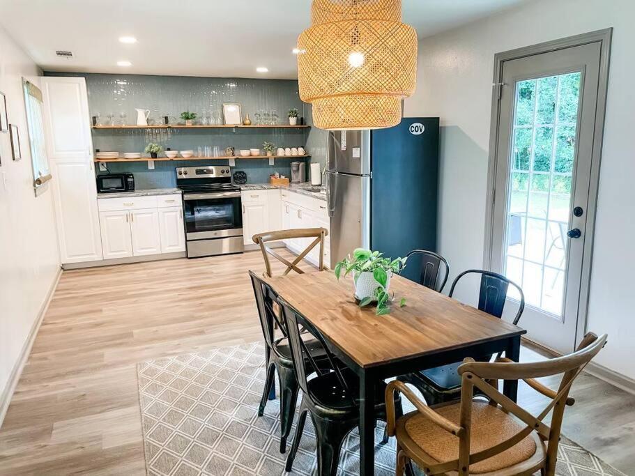 Blue Bungalow W/ Free Golf Cart 1/2 Mi From Square Covington Bagian luar foto