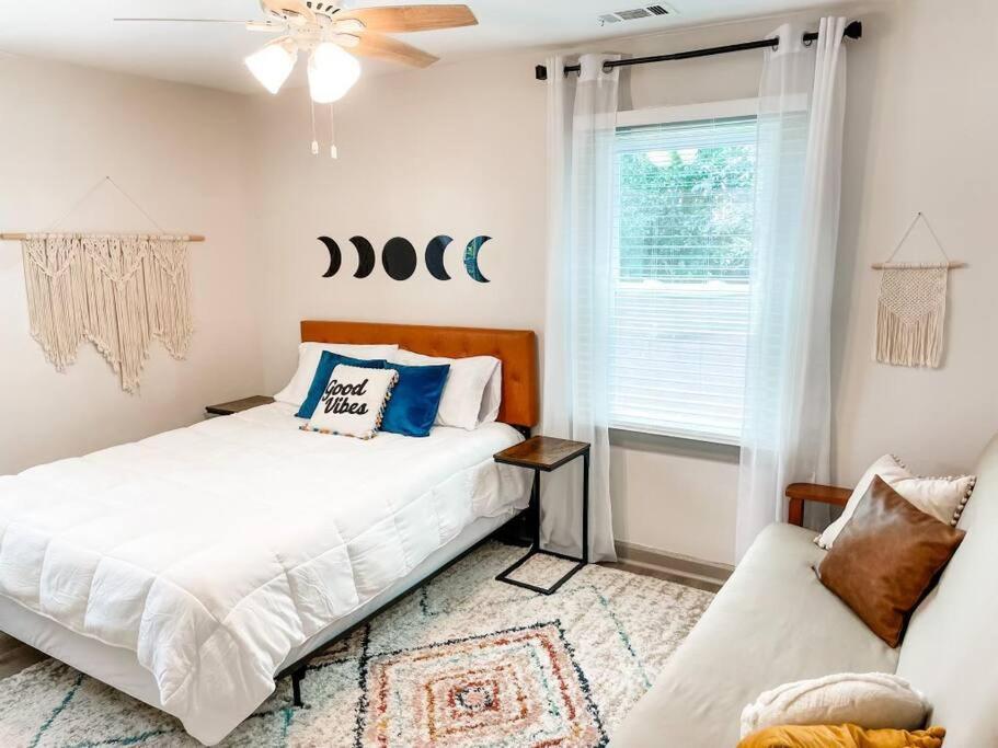 Blue Bungalow W/ Free Golf Cart 1/2 Mi From Square Covington Bagian luar foto