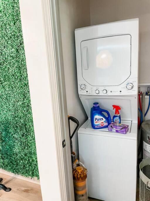 Blue Bungalow W/ Free Golf Cart 1/2 Mi From Square Covington Bagian luar foto