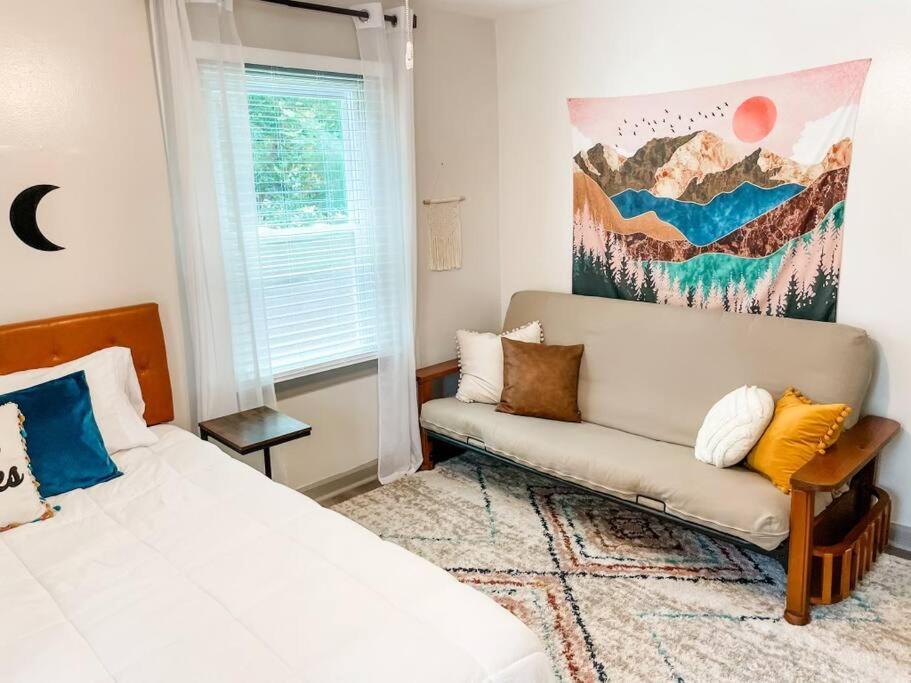 Blue Bungalow W/ Free Golf Cart 1/2 Mi From Square Covington Bagian luar foto