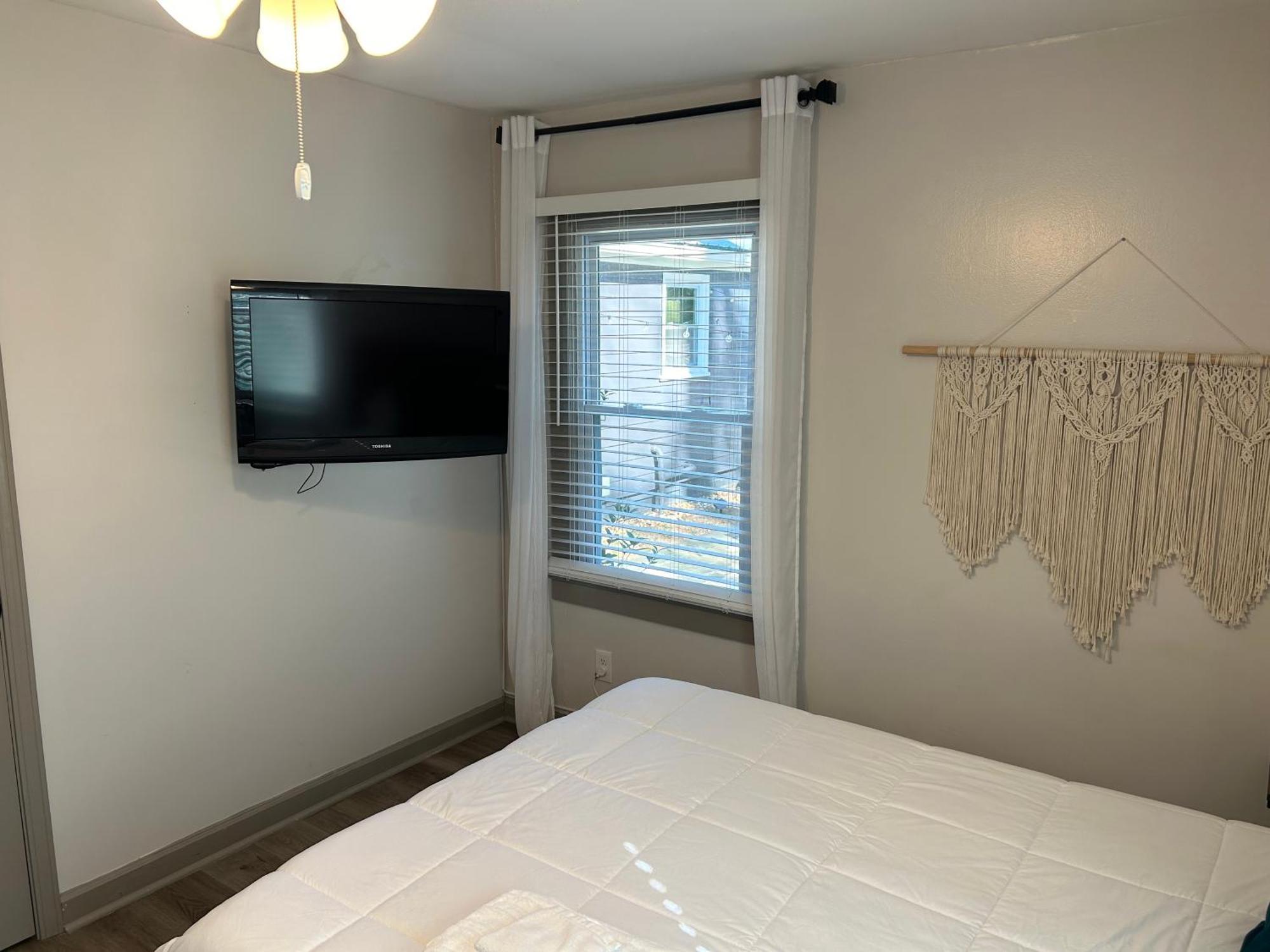 Blue Bungalow W/ Free Golf Cart 1/2 Mi From Square Covington Bagian luar foto