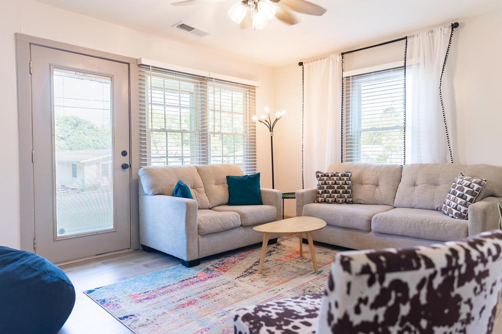 Blue Bungalow W/ Free Golf Cart 1/2 Mi From Square Covington Bagian luar foto
