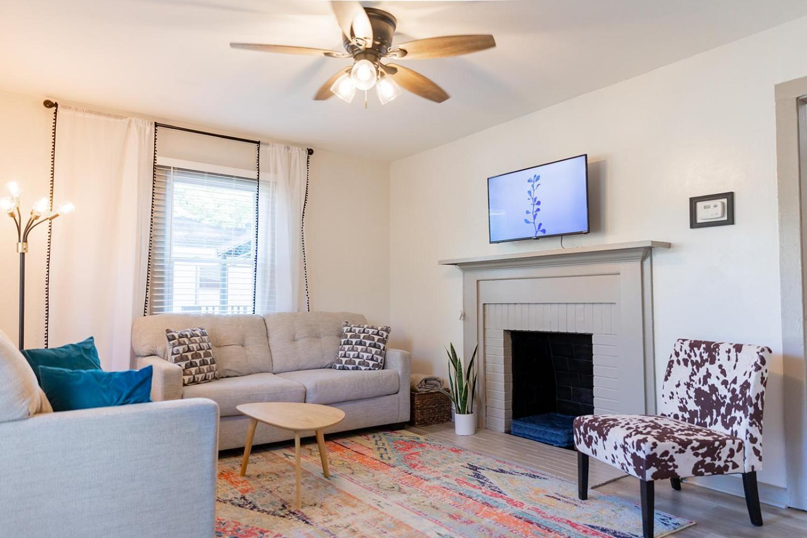 Blue Bungalow W/ Free Golf Cart 1/2 Mi From Square Covington Bagian luar foto