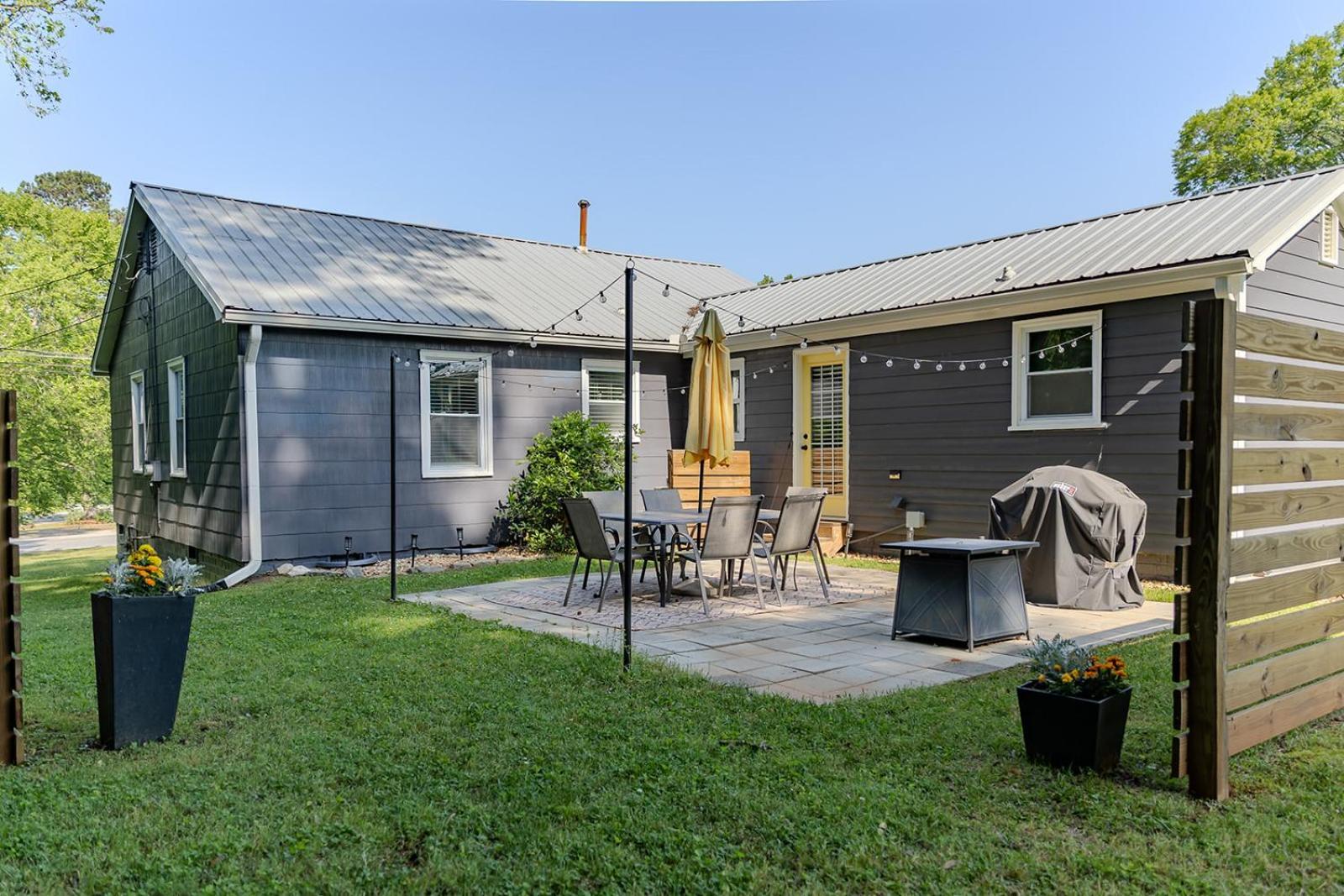 Blue Bungalow W/ Free Golf Cart 1/2 Mi From Square Covington Bagian luar foto