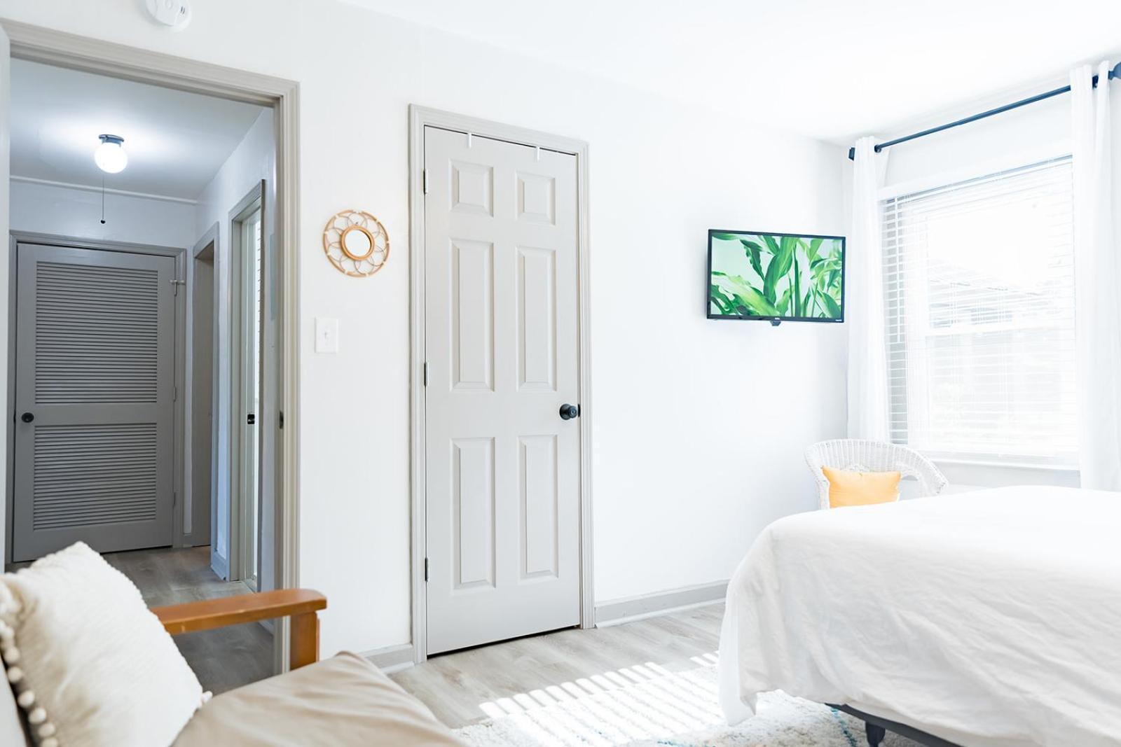 Blue Bungalow W/ Free Golf Cart 1/2 Mi From Square Covington Bagian luar foto
