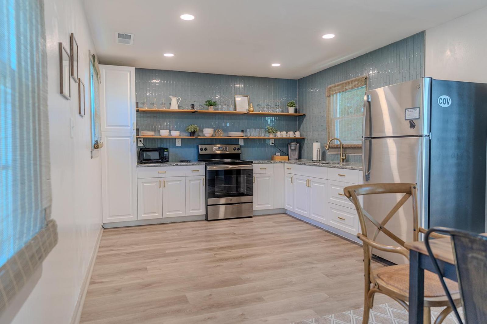 Blue Bungalow W/ Free Golf Cart 1/2 Mi From Square Covington Bagian luar foto
